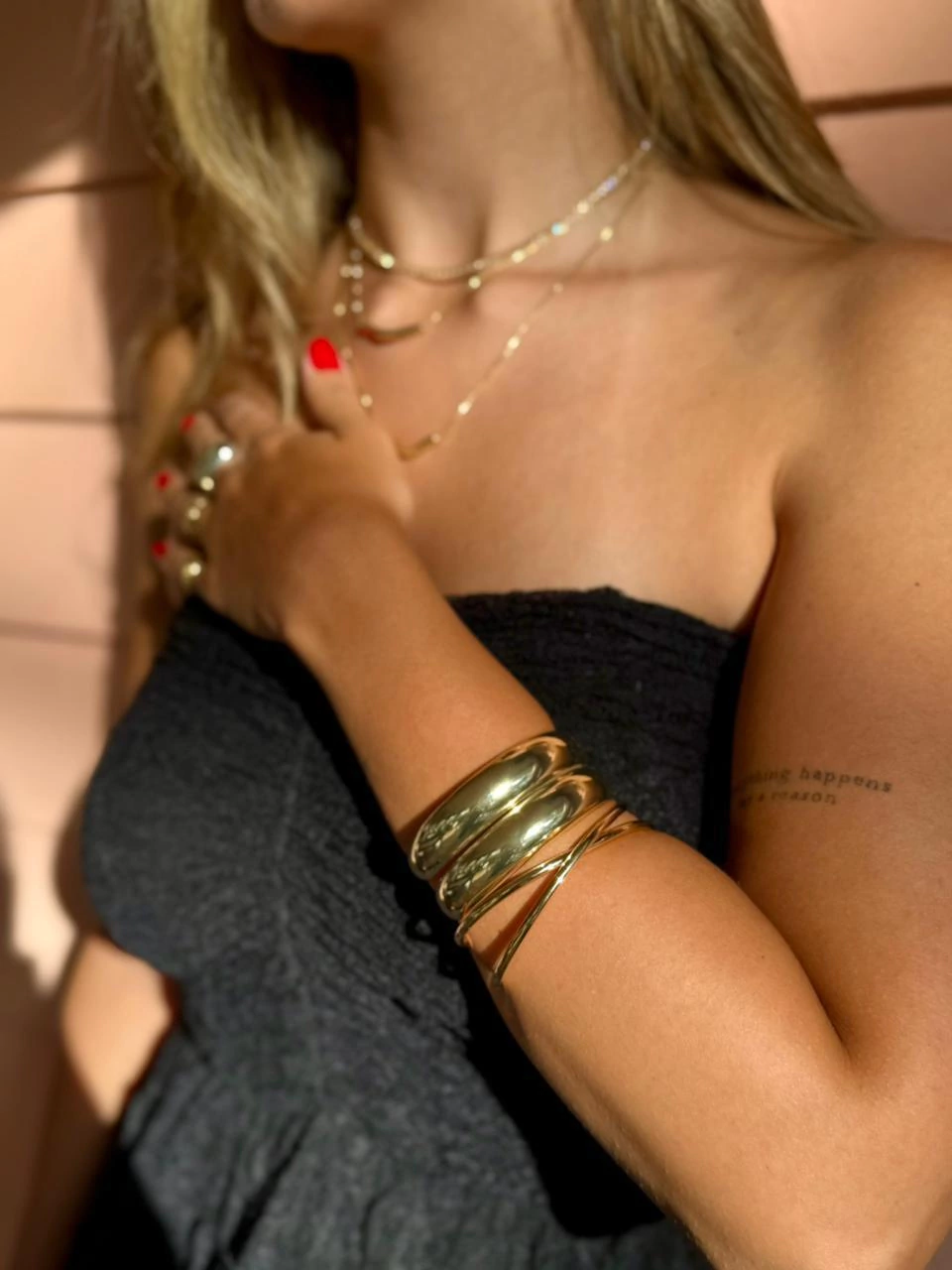 Bracelete em X - Banho de Ouro — segunda imagem
